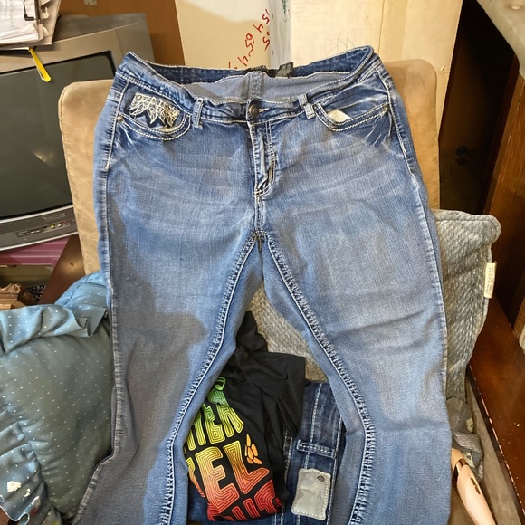 Womens jeans and capris - Picture 4 of 7